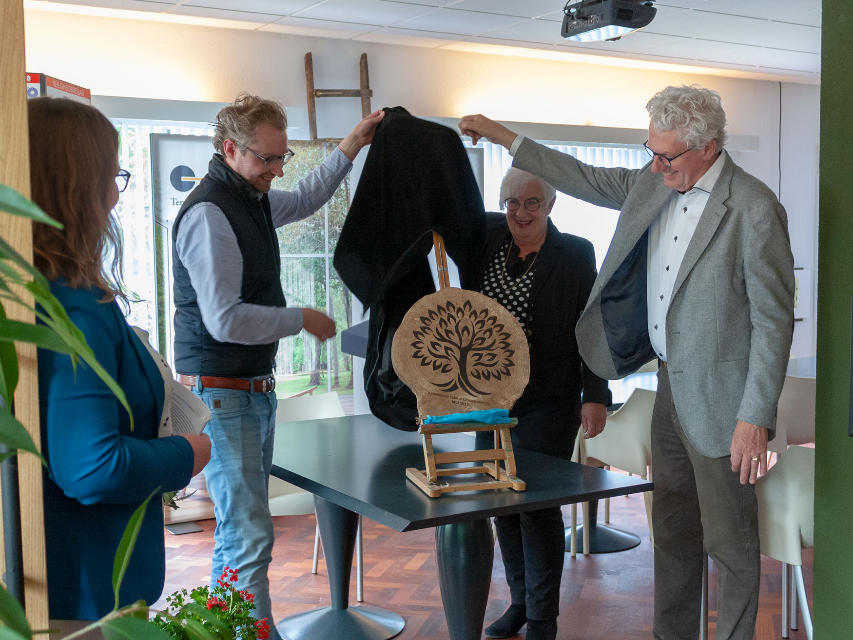 Feestelijke opening van grand café Anastasius voor medewerkers